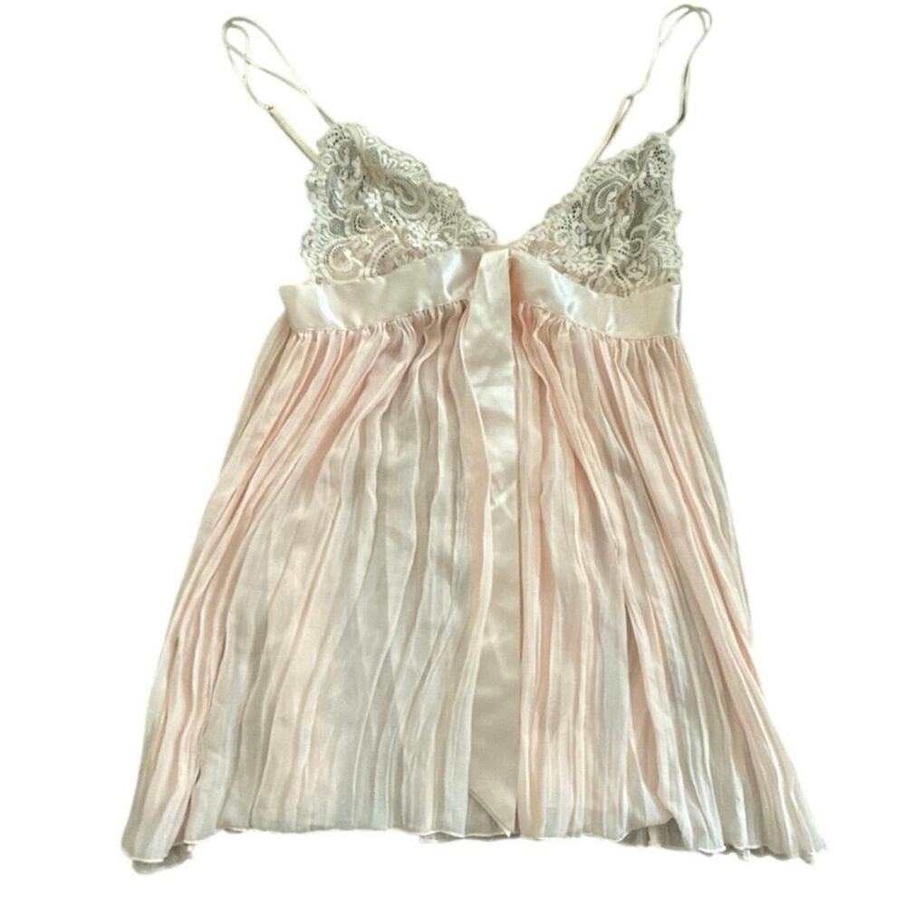 Victoria’s Secret Pinky Cheeks Pleated Lace Babydoll Chemise Small